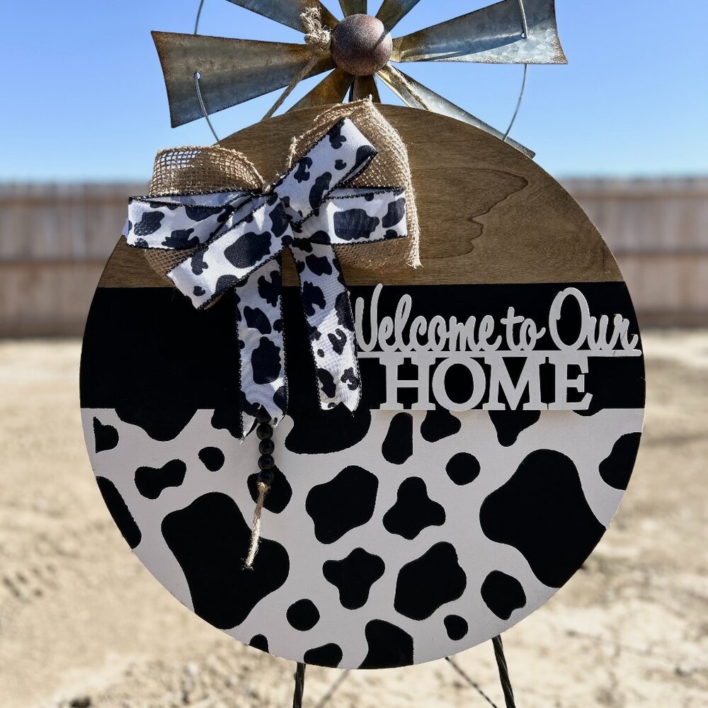 WOODEN WELCOME DOOR SIGN/HANGER, COW PRINT